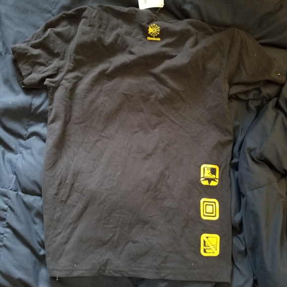 reebok alien shirt